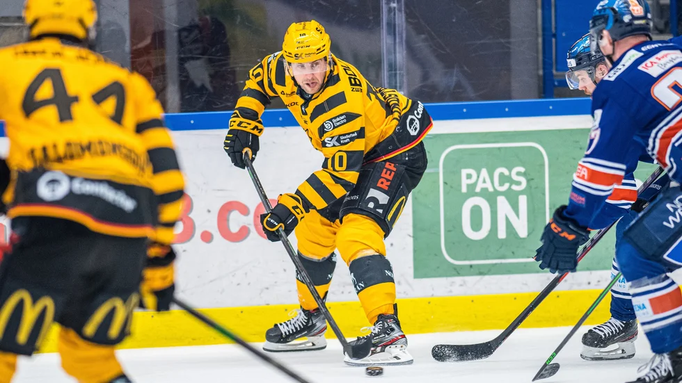 Joakim Lindström jobbade och slet. Han har klarat sig hyfsat från epidemin som råder i laget.