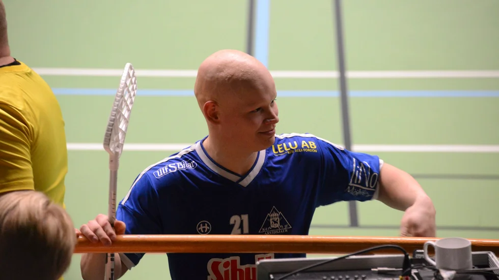 Oskar Forsgren stod för tre assist och ett mål under matchen, och passerade därmed 100 poäng gjorda under denna säsong. 