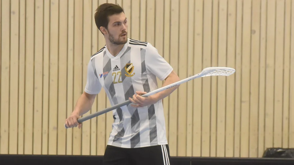 Adam Hjalmarsson är tillbaka i Solfjäderstadens division 1-lag efter att i höst ha spelat för Rimforsa i division 2.