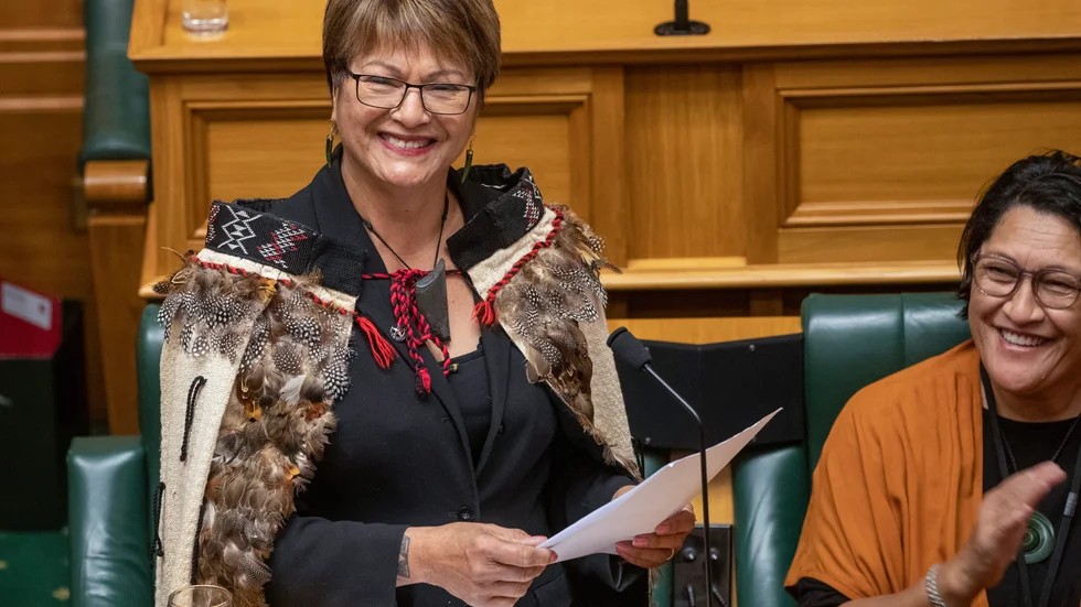 Soraya Peke-Mason vid debuten i Nya Zeelands parlament.