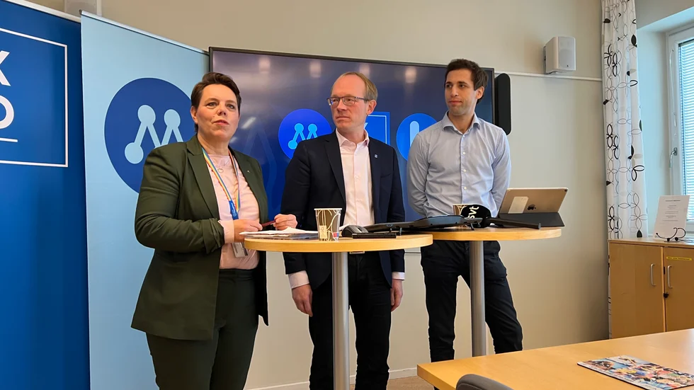 Region Östergötland nya styre består av Marie Morell (M), Per Larsson (KD) och Alexander Höglund (L). På måndagen berättade de med lite bredare penslar vad som väntar men budgeten presenteras först om någon vecka. 