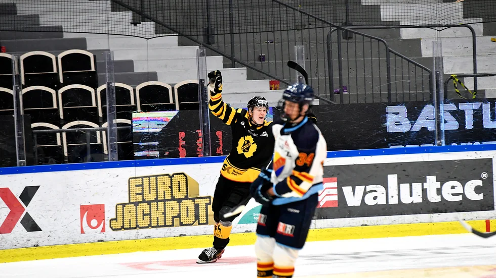 Två mål i premiären och tre poäng totalt. Första tävlingshelgen för säsongen blev en vass sådan för Lukas Vesterlund.
