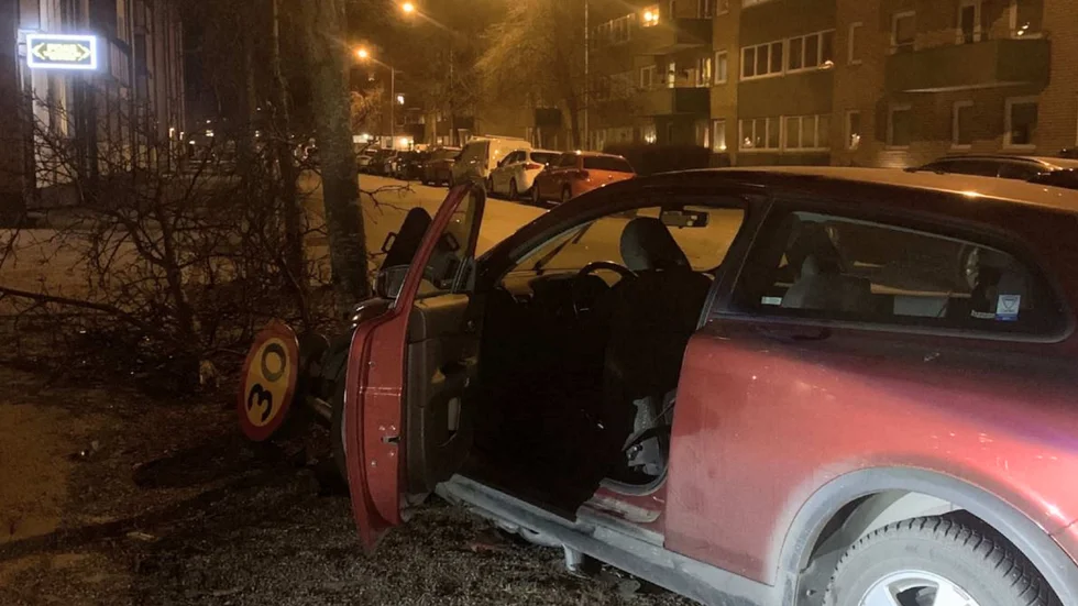 34-åringen som saknade körkort greps några meter från en trafikskola.