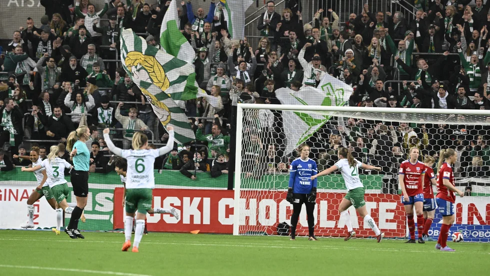 Över 6|000 personer tog sig till Tele2 arena på söndagen för att se Hammarby vinna den damallsvenska premiären hemma mot Vittsjö.