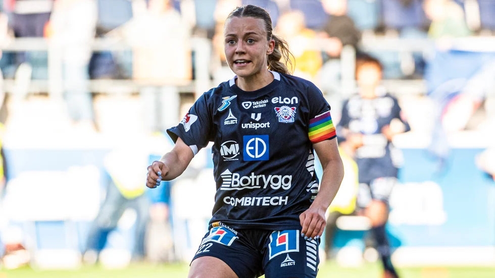 Olga Ahtinen flyttar till London.