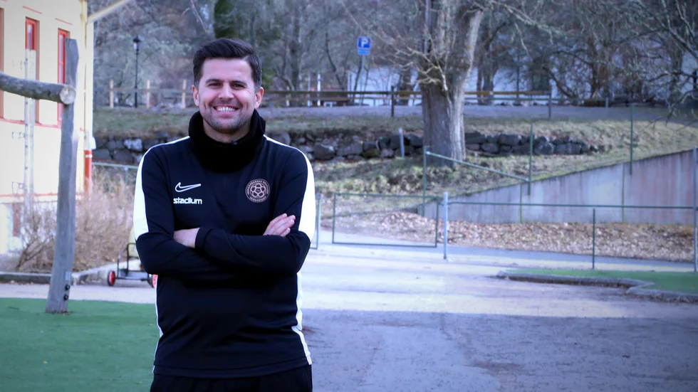 Adil Kizil är tränare för Hemgårdarna. Han har en lång meritlista som sportchef tidigare på elitnivå.