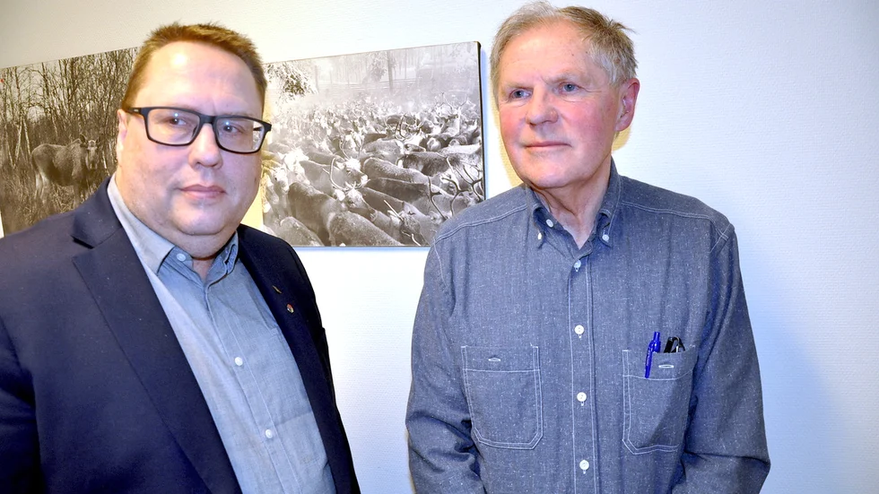 Kommunalrådet Niclas Hökfors tillsammans med Lars Nilsson som omvaldes till ordförande i ytterligare två år.