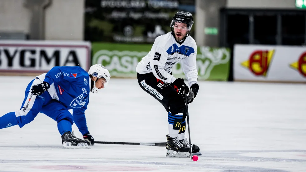 Matteus Liw (t h) i Sirius match mot Vänersborg. Nu kommer Sandviken till Studenternas.