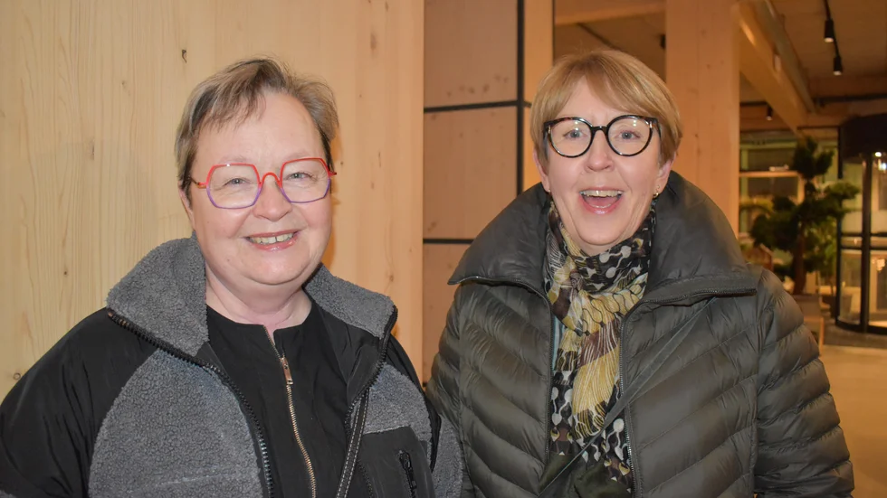 Weeping Willows och Lisa Nilssons julkonsert i Sara kulturhus lockade stor publik.