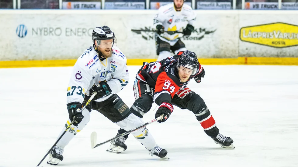 Linus Lundström, till vänster, är tillbaka i Östersunds IK.