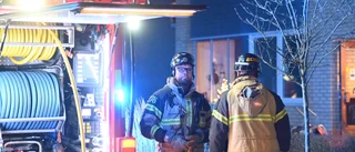 Brand bröt ut i bostad i Ekholmen
