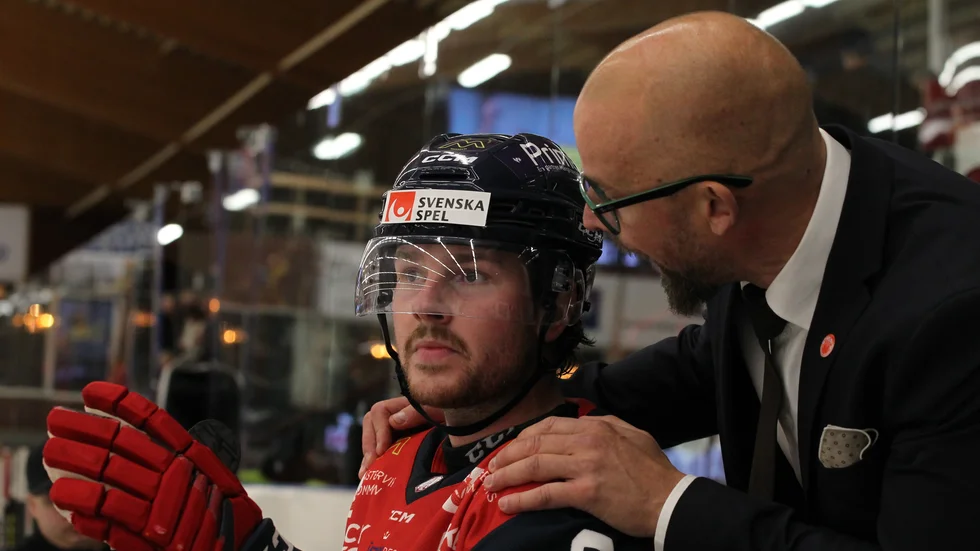 Ludwig Stenlund är presenterad av Kalmar, vilket blir Skelleftekillens tredje hockeyallsvenska klubb