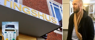 Sonen tog pappans bankdosa – och 770 000 kronor från bankkontot • Anklagas för grovt bedrägeri • ”Jag tänkte berätta men modet svek mig”