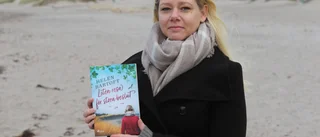 Huvudpersonen reser till ön och blir intresserad av grannen • Författaren Helén berättar om nya romanen som utspelar sig på Gotland