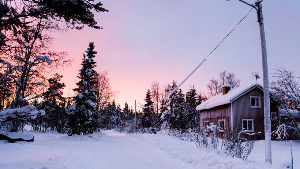 MERASJÄRVI. Bron ligger ett par kilometer söder om byn.