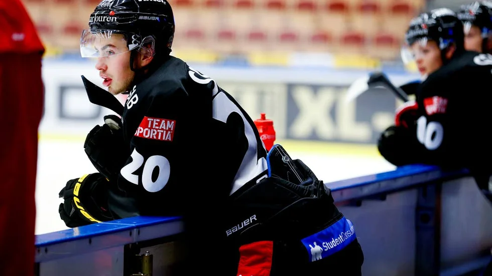 Får stå VID SIDAN. Victor Ekarv och Malte Strömwall