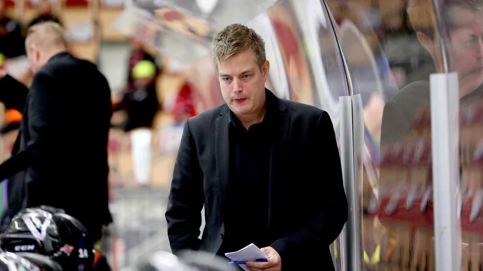 Letar. Per Kenttä hoppas på hjälp från luleå Hockey – på kort sikt.
