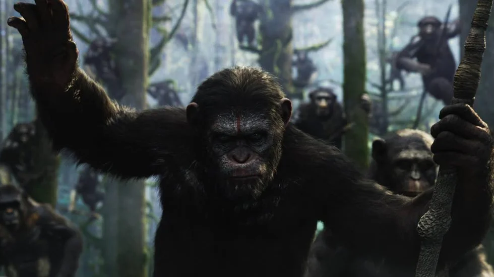 Apan Caesar spelas återigen av Andy Serkis, som med hjälp av så kallad motion capture-teknik ger liv åt vår huvudperson, och samtidigt profilerar sig som den nya digitala erans största superstjärna.