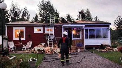 Branden kunde släckas utan att huset blev förstört.