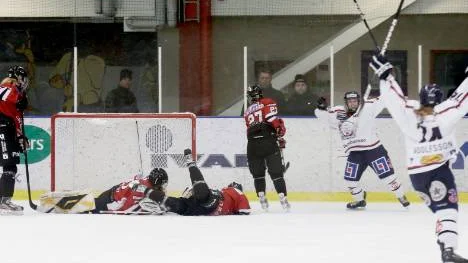 MSSK deppar - och Linköping jublar. Hemmalaget förlorade den första kvartsfinalen med 0-2.