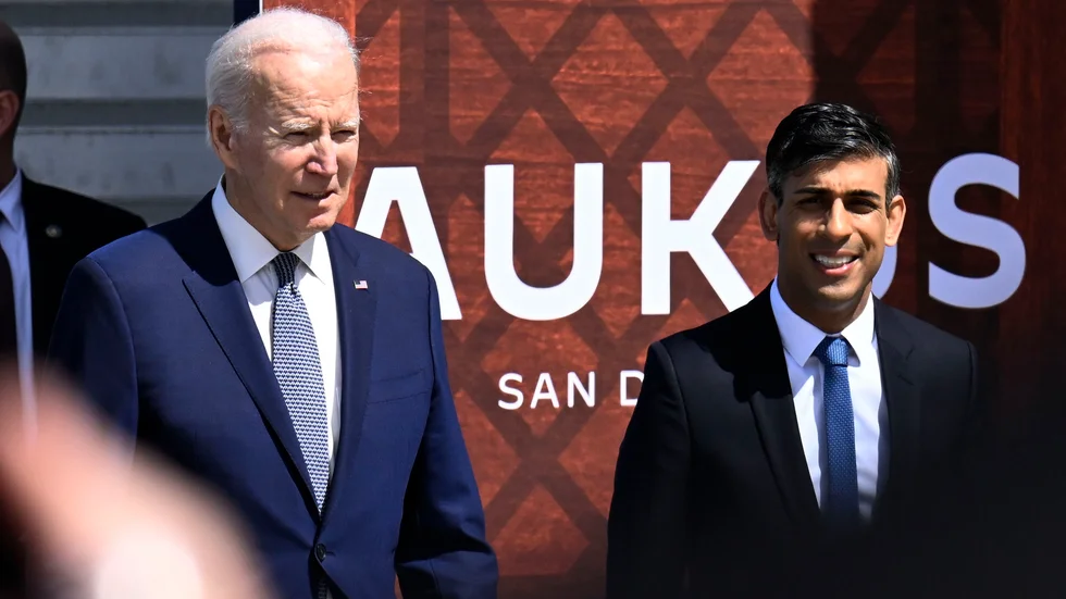 USA:s president Joe Biden och Storbritanniens premiärminsiter Rishi Sunak vid mötet i San Diego på måndagen.