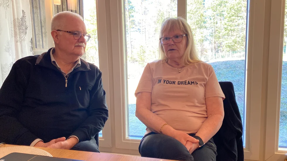 Lars B Jansson och hans fru Alice Fors Jansson anklagar Sverigedemokraterna för trakasserier och menar att partiet inte är demokratiskt.
