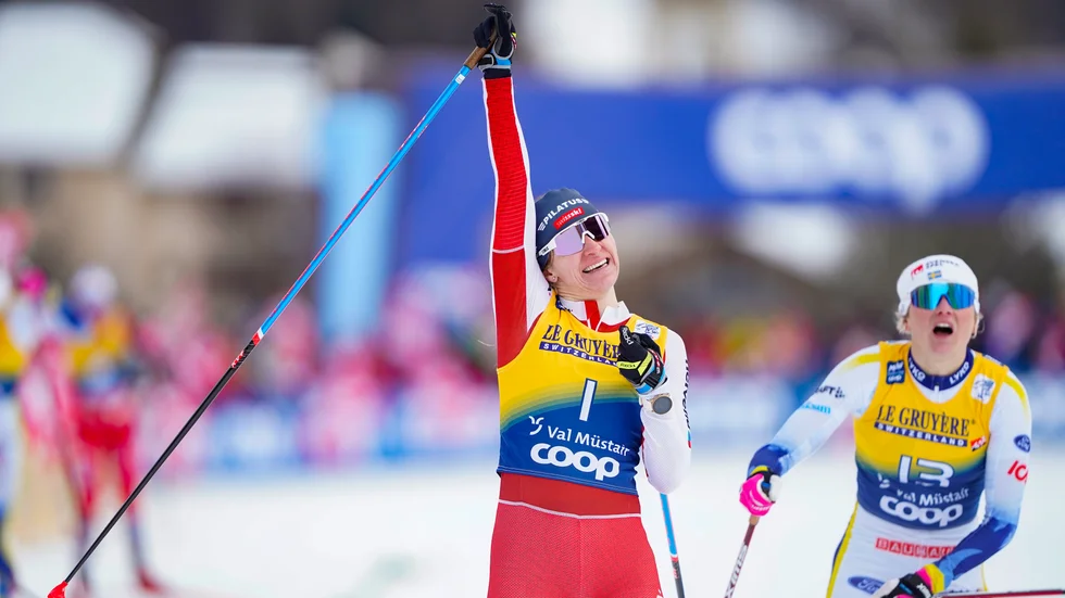 Maja Dahlqvist, till höger, efter sprinten på nyårsafton.