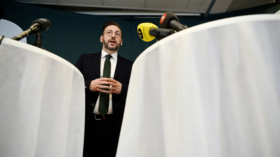 Centerpartiets nya ledare Muharrem Demirok (C) för partiet åt vänster.


