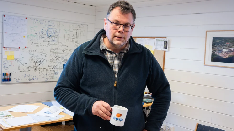 Paul Björnsson, vd för Rolfs såg i Kalix, är oroad för utvecklingen när det gäller råvarutillgången.