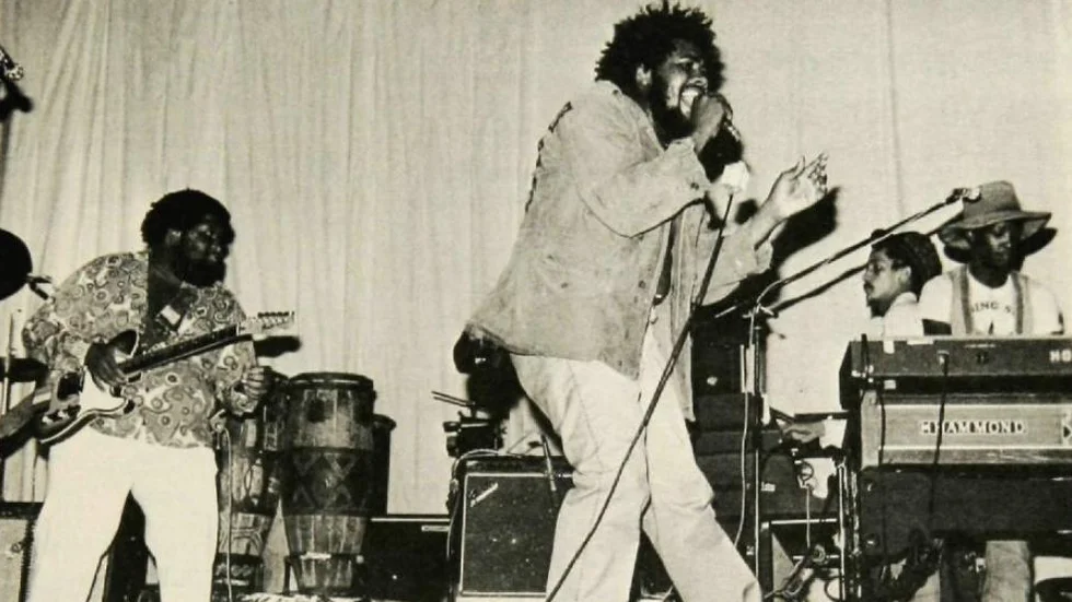 Delar av Inner Circle 1976 i promobild för albumet "Reggae thing". 