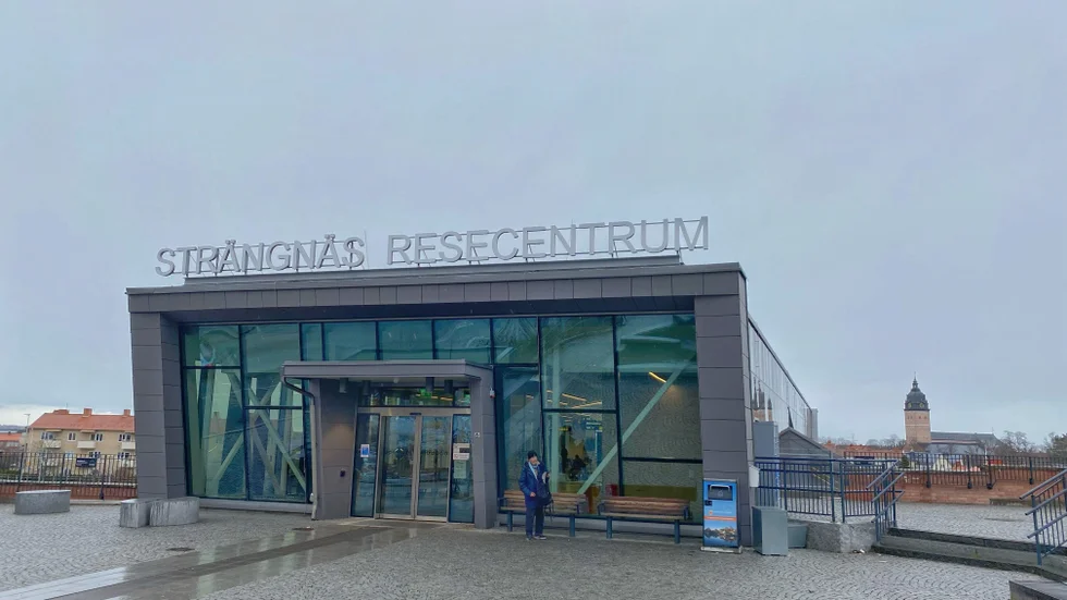 Ett yngre par blev vittne till hur en man misshandlade en kvinna vis Resecentrum i augusti 2023. De stoppade våldet och kallade på polis.