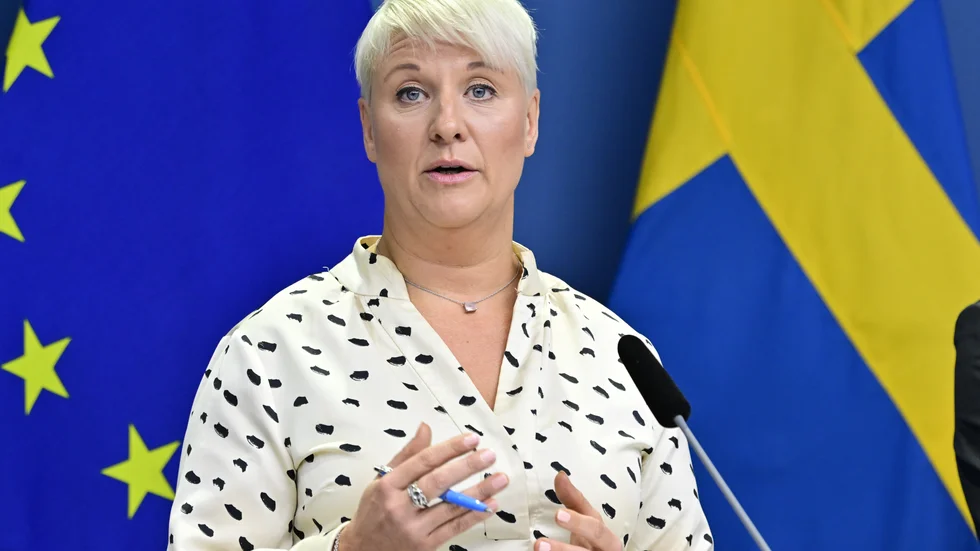 Staten föreslås överta huvudmannaskapet för den personliga assistansen, skriver ledarskribenten.