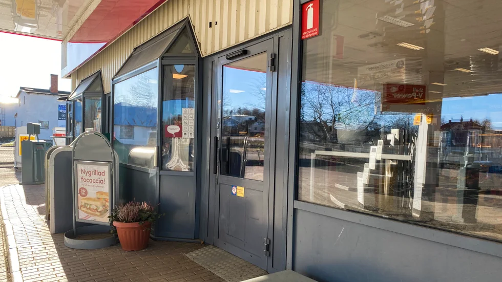 Bensinstationen på Södra Allén rånades i mars. Polisen saknar spår och har nu lagt ned utredningen.