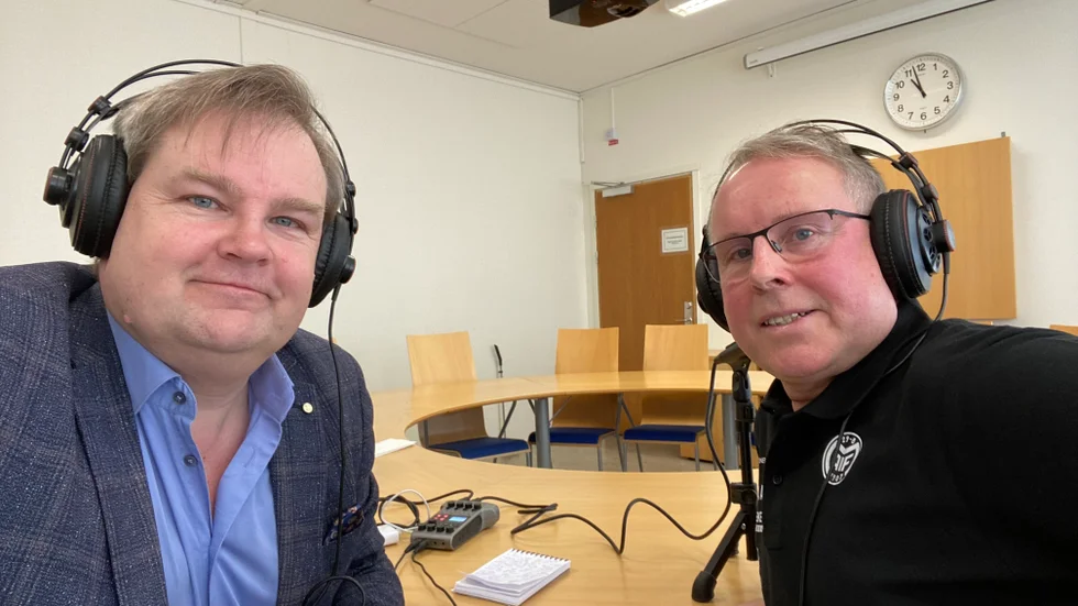 Radiosnack. Lars Wahlqvist, coach och ledare för Motala AIF Cykels elitlag, gästar veckans podd Sportsnack. "Lawa" som är en riktig mångsysslare inom idrotten med bakgrund inom fotboll, hockey, bandy och även ridsport. Han vann Guldklockan 1982 och vi pratar om både förr och nu.