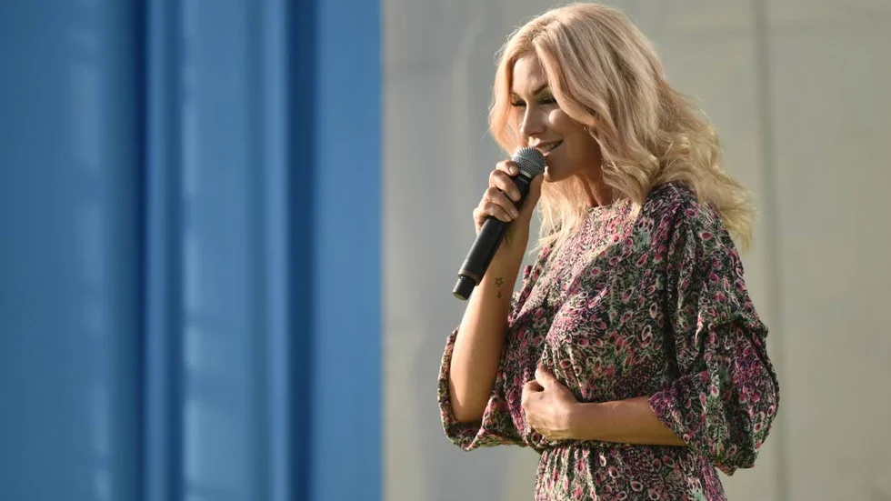 Jessica Andersson kommer till Luleå i april – för att gå på konsertdejt.