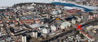 Kvinna överfölls på gångbro