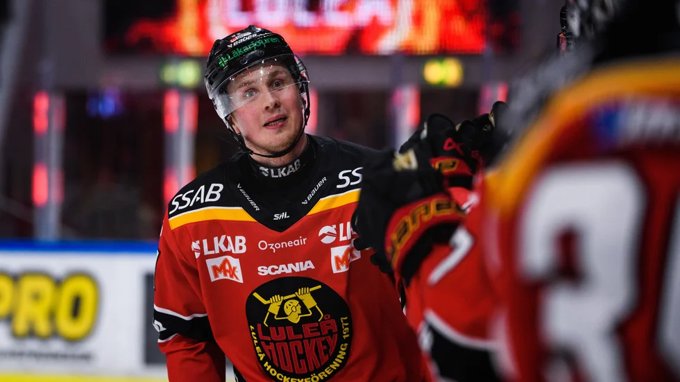 Jonas Berglund och Luleå Hockey får extra publikstöd från Älvsbyn på lördag. "Det ska bli roligt att spela inför dem", säger 32-åringen. (Arkivbild)