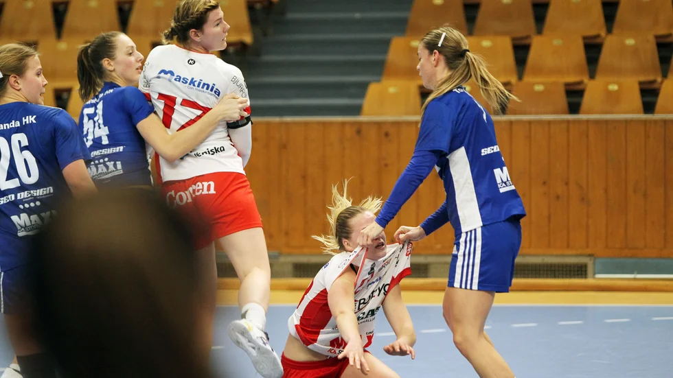 RP, här Kajsa Dahlberg, körde fast rejält mot Torsland.a i en halvlek och var sedan aldrig nära