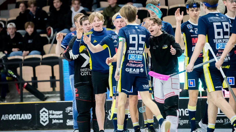 Visby IBK:s målvaktstalang Jakob Ström (i vita byxor) är klar för Texas Tornadoes i den amerikanska innebandyligan.