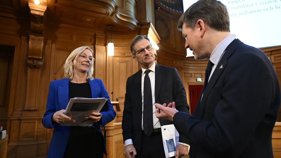 Riksgäldsdirektör Karolina Ekholm, riksbankschef Erik Thedéen och Centerpartiets Martin Ådahl efter öppen utfrågning i finansutskottet om finansiell stabilitet i svensk ekonomi.