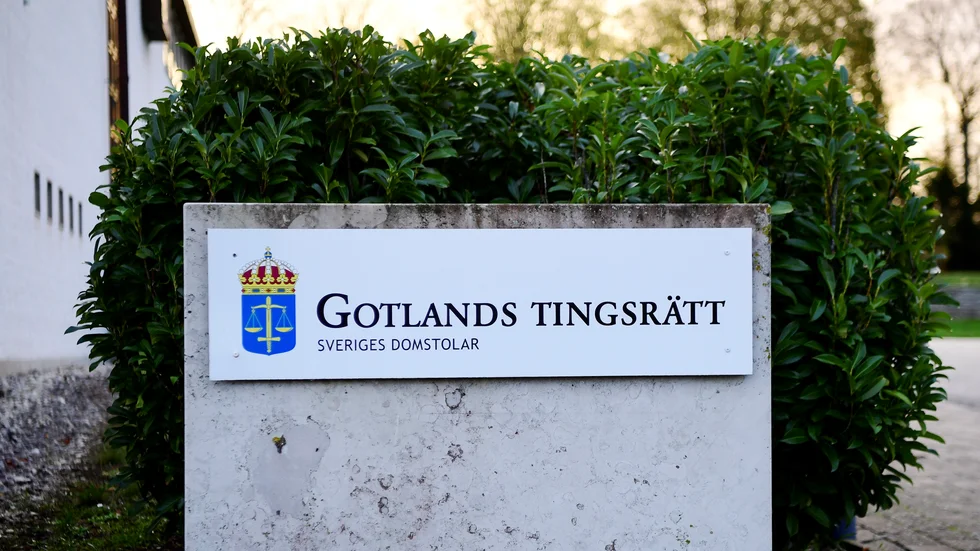 Advokaten som nu tilldelas en erinran har företrätt flera personer i förhandlingar vid Gotlands tingsrätt. 