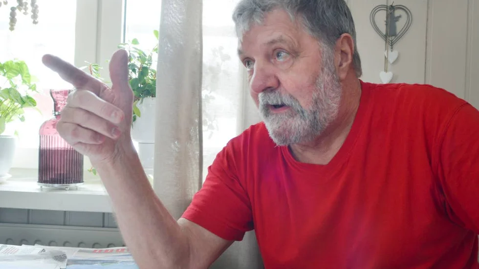 Birger Muukkavaara vittnar om när gränsöverskridande vård inte fungerar. Han drabbades själv när han drabbades av njursten. ”Jag kommer aldrig mer att åka till Pello”, säger han.