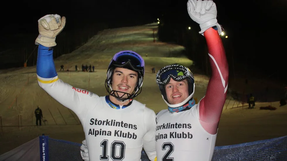 Slalomsegrarna. 
Jesper Ask, Arvidsjaur (t v) och Simen Tajet, Norge, gratulerar varandra till vinsterna i Storklintens slalom.