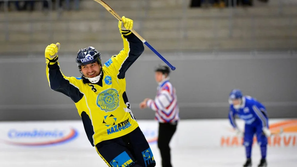 Den 37-årige mittfältaren Leonid Bedarev har spelat ett par VM-turneringar.