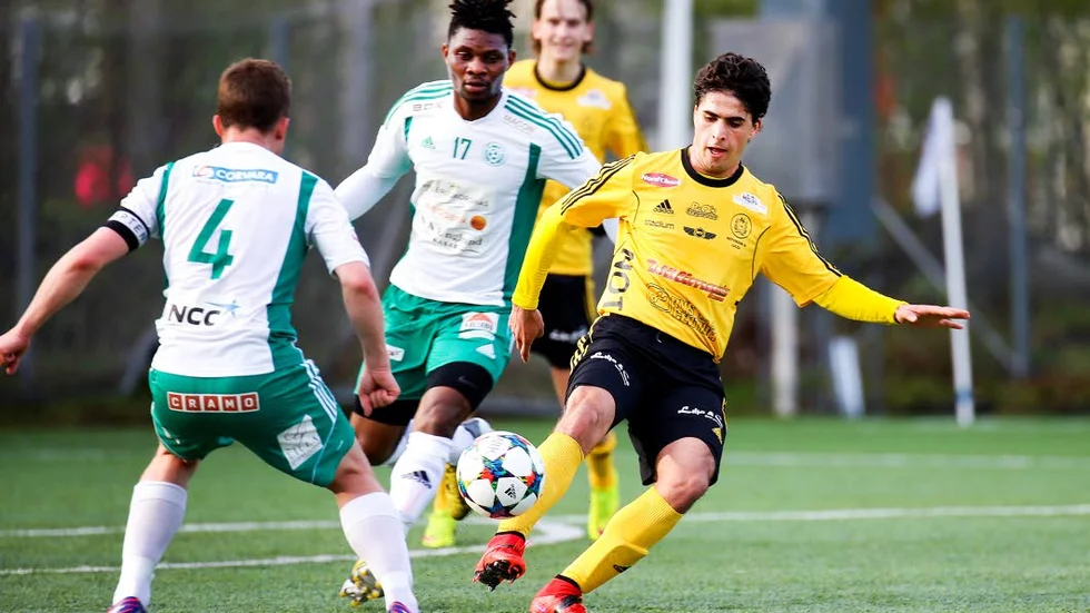 En lirare. Assam Alhossin var matchens stora profil när Notviken vann bottenmötet mot Assi.