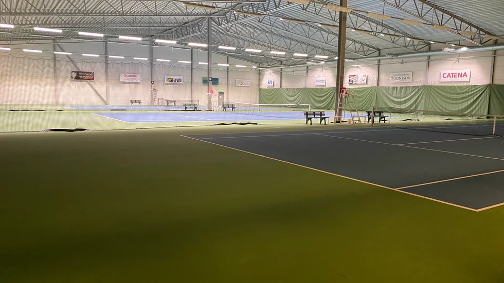 Tennishallen i Nyköping är stor och nye ordföranden Jesper Broberg tycker att den utnyttjas för lite.