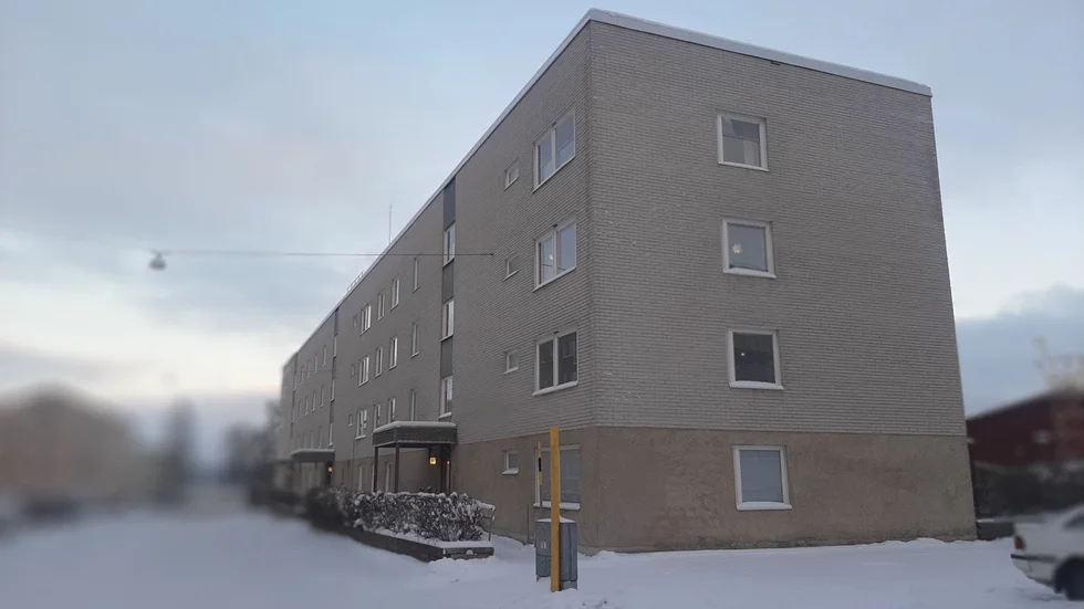 Serviceboende på Tullgatan i Luleå centrum. Boendet har 14 lägenheter samt en gemensam lägenhet och är det största serviceboendet. Flera av de mindre serviceboendena som bara har plats för fem-sex boende kan slås ihop till en större enhet.