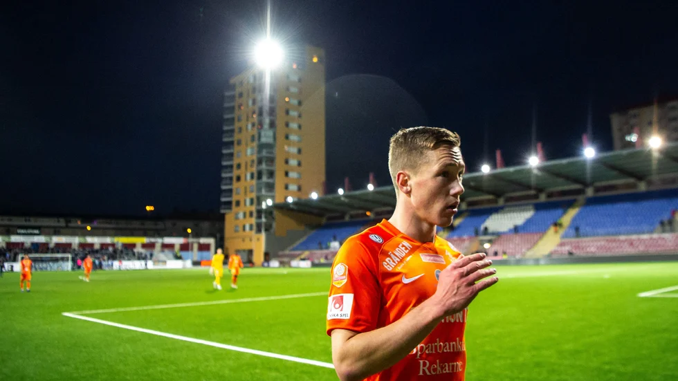 Gustav Jarls senaste klubb var AFC Eskilstuna. Nu är profilen klar för en comeback på Tunavallen men i IFK Eskilstuna även om han just nu rehabiliterar en meniskskada.
