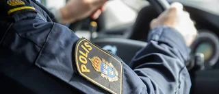 Körkortslös prejade bilist i rondell