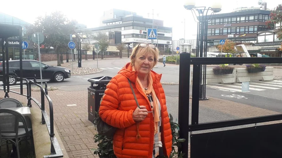 


Ingrid Westlund är inte så ofta i Finspångs centrum nuförtiden. Den här dagen blev det dock ett besök på Joan´s för en lunch med intervju. 



